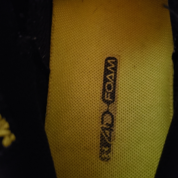 UA MPZ Breast Cancer Awareness sneakers, Like New - Picture 13 of 13